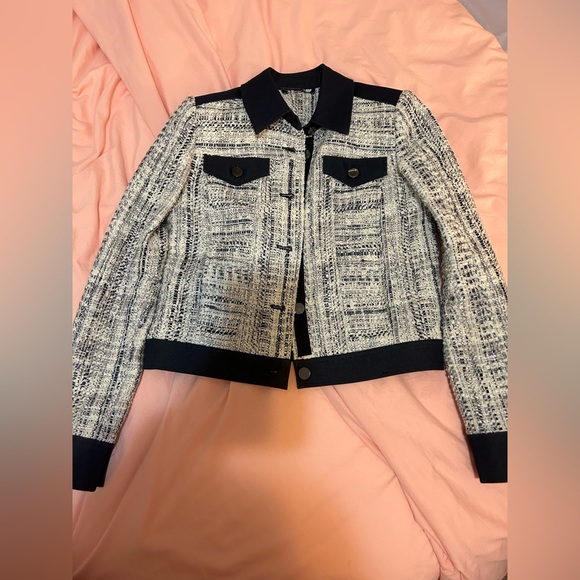 Blazer - Picture 2 of 5